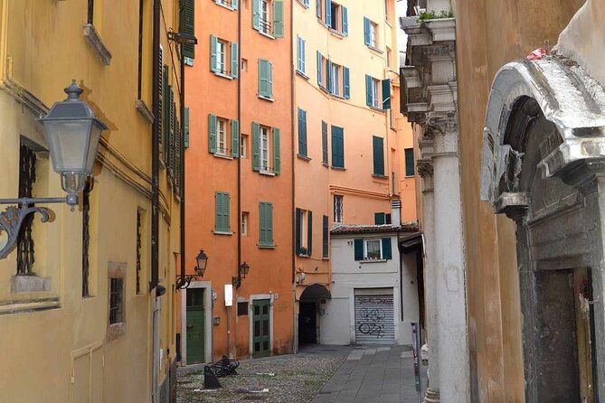 3-hours-walking-tour-with-a-drink-in-brescia-italy