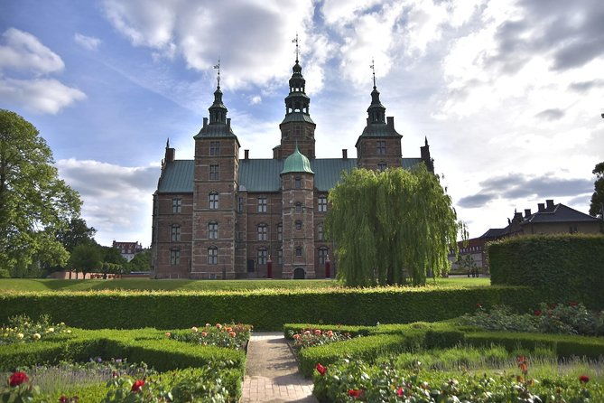 3h-walking-tour-small-group-max-10-people-copenhagen