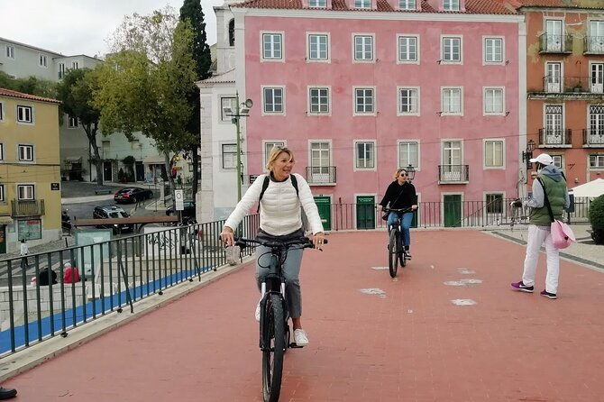 7-hills-and-14-viewpoints-lisbon-e-bike-tour