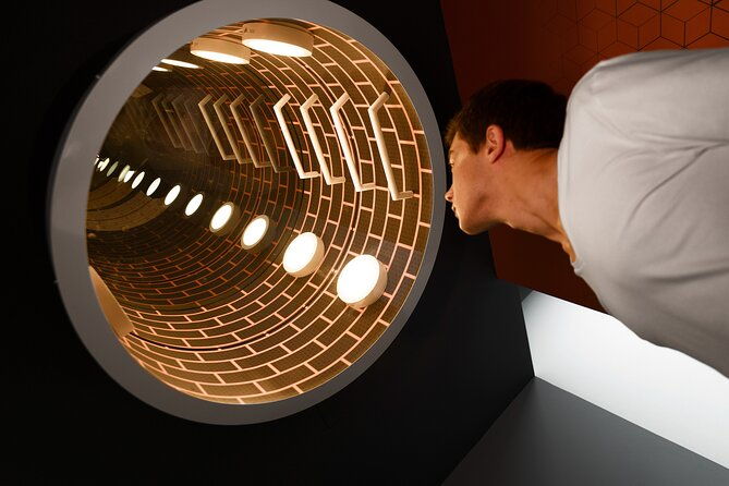 a-fantastic-visit-to-the-museum-of-illusions-seville