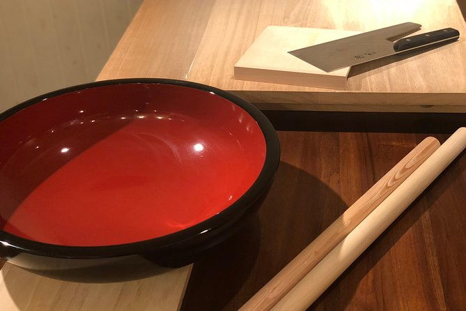 a-japanese-food-experience-plan-in-sapporo-where-you-can-enjoy-tempura-and-3-types-of-hokkaido-only-sake-along-with-a-soba-making-experience