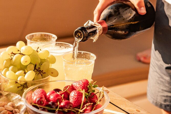 aperitif-on-a-boat-at-sunset-in-the-gulf-of-naples
