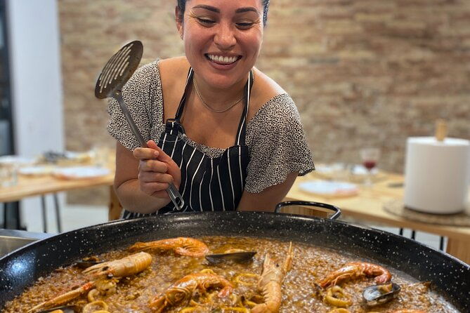 barcelona-seafood-paella-class-sangria-with-a-top-chef