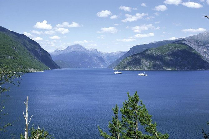 bergen-private-full-day-roundtrip-to-hardangerfjord-with-cruise