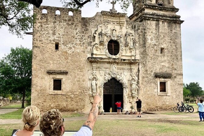 best-of-san-antonio-small-group-tour-with-boat-tower-alamo