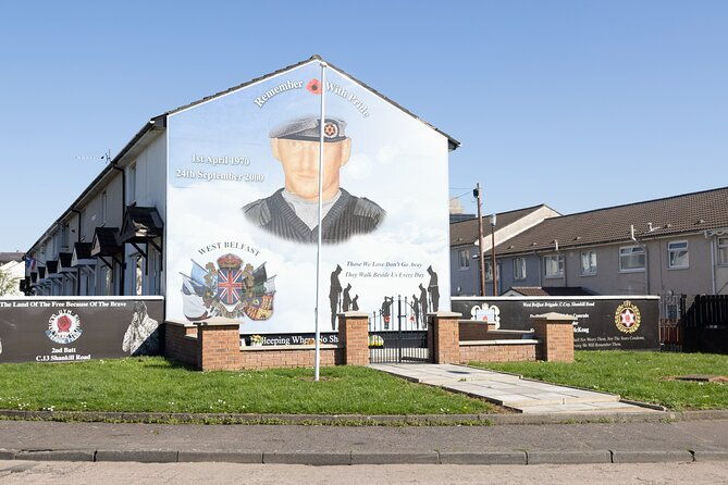 black-taxi-tour-and-crumlin-road-gaol-tour-combo