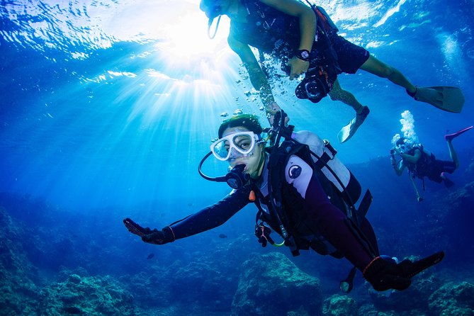 blue-cave-experience-diving-charter-system-boat-holding-i-am-very-satisfied-with-the-beautiful-facilities-of-the-shop