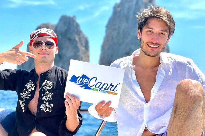 boat-tour-in-capri-italy