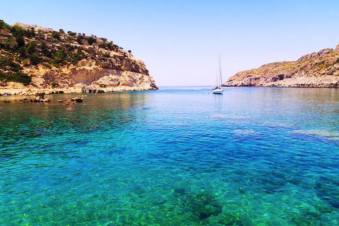 boat-trip-to-anthony-quinn-kallithea-traganou-bays