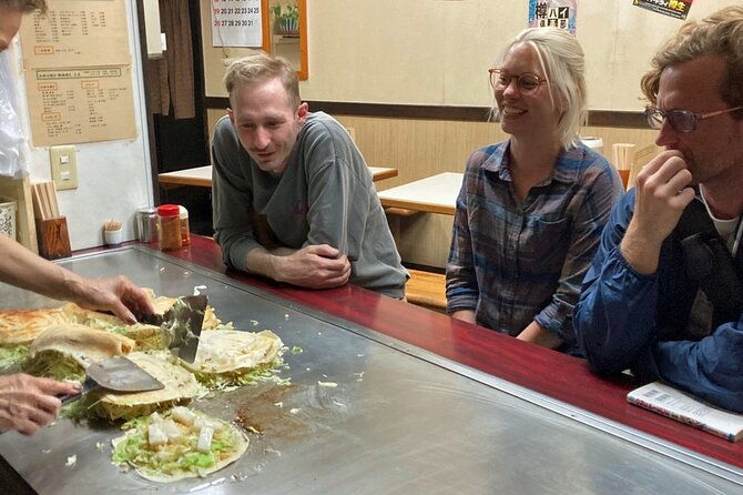 bouldering-sake-and-food-local-gem-hiroshima-evening-tour