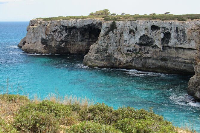 cala-varques-guided-kayak-sea-caves-expedition-snorkeling
