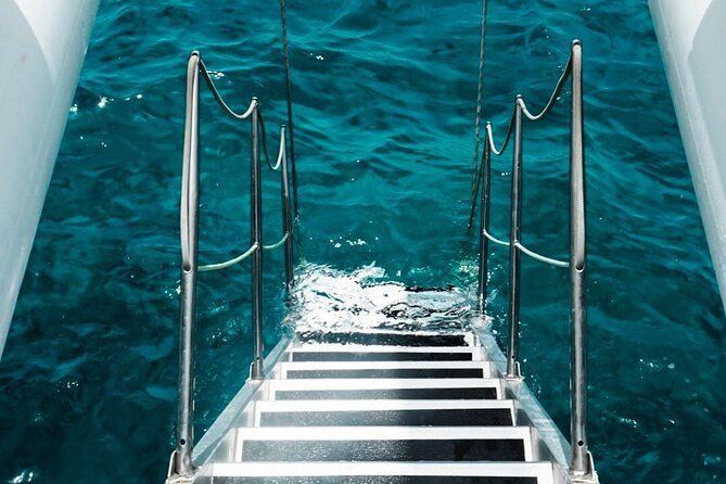 catamaran-cruise-to-papagayo-beaches-lunch-and-water-activities