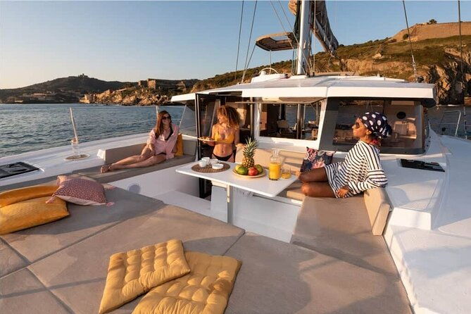 catamaran-kleftiko-poliegos-round-of-milos-lunch-with-openbar