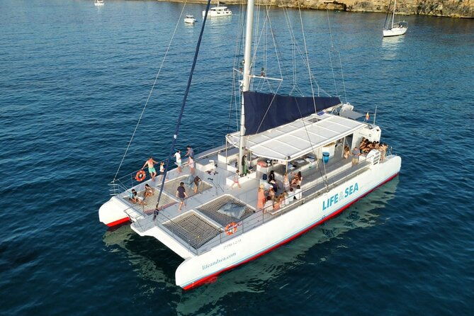 catamaran-with-bbq-in-the-bay-of-palma