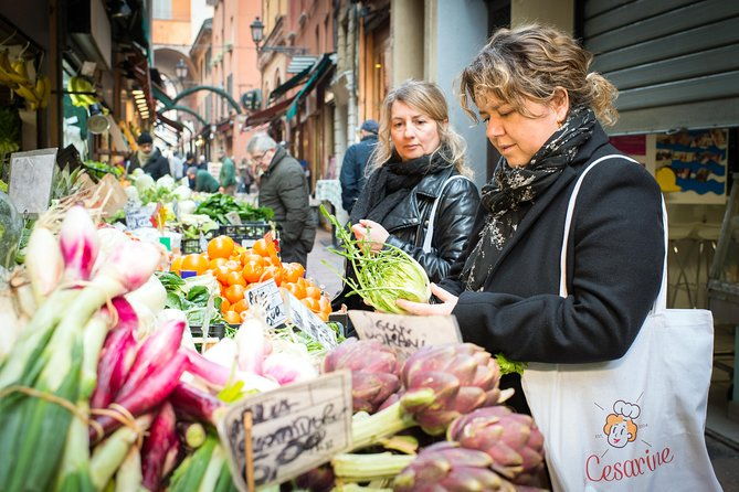 cesarine-market-tour-cooking-class-at-locals-home-in-bologna