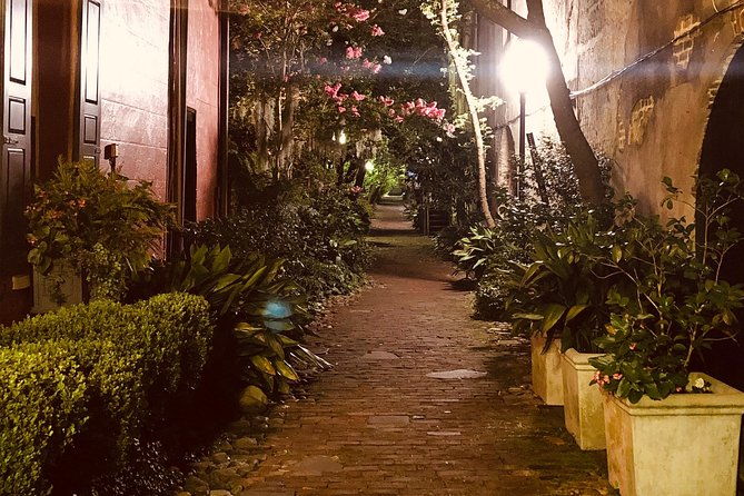 charleston-haunted-booze-and-boos-ghost-walking-tour