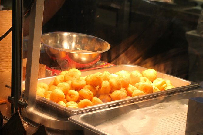 chicagos-delicious-donut-adventure-with-underground-donut-tour