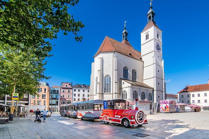 city-tour-through-regensburg-with-the-little-train