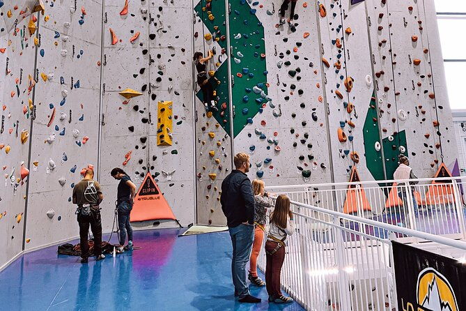 climbing-in-morkvedhallen-climbing-center