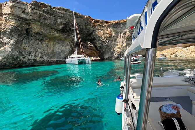 comino-highlights-blue-crystal-lagoon-caves-private-boat-trip
