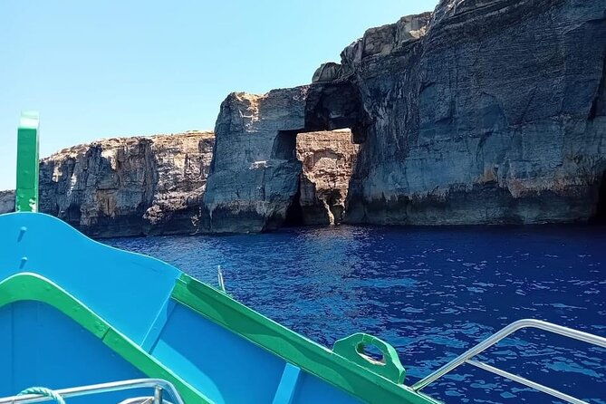 comino-private-boat-with-snorkeling-and-cave-sightseeing