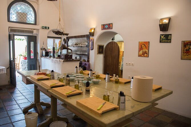 cooking-class-in-traditional-cave-house-in-santorini