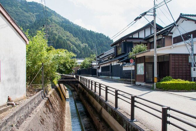 craft-washi-and-uchiwa-fan-making-echizen-washi-village-tour