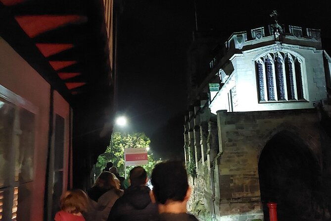 dark-history-walking-tour-in-warwick