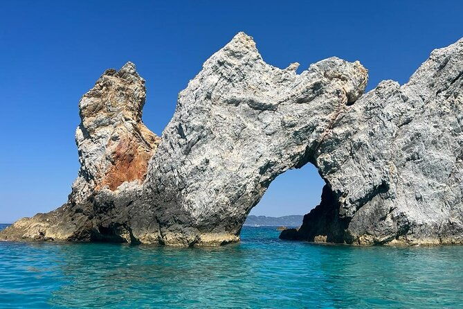 day-sailing-skiathos-skopelos-with-lunch-on-rainbow-yacht