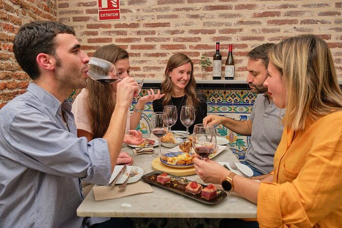 de-tapas-in-malasana-evening-wine-and-tapas-tour
