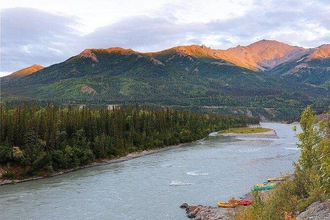 denali-rafting-canyon-wave