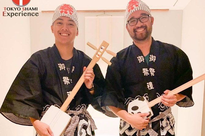 easy-for-everyone-now-you-can-play-handmade-mini-shamisen-and-show-off-to-everyone-musical-instruments-sweets-and-live-music