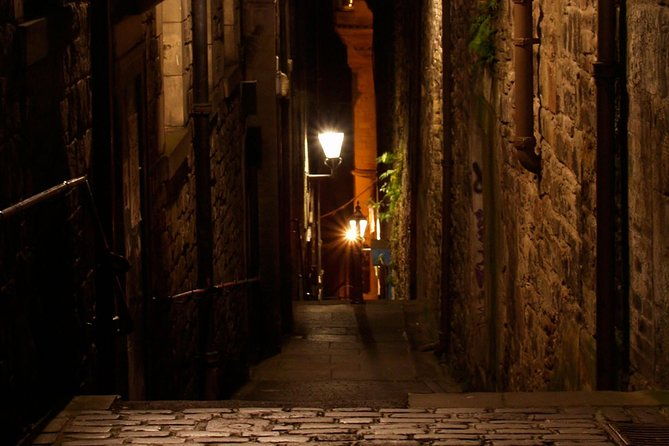 edinburgh-2-hour-nighttime-ghost-tour-italian-tour-guide