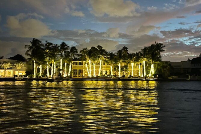 evening-boat-cruise-through-downtown-ft-lauderdale