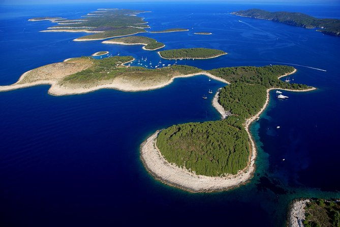 exclusive-private-tour-red-rocks-pakleni-islands