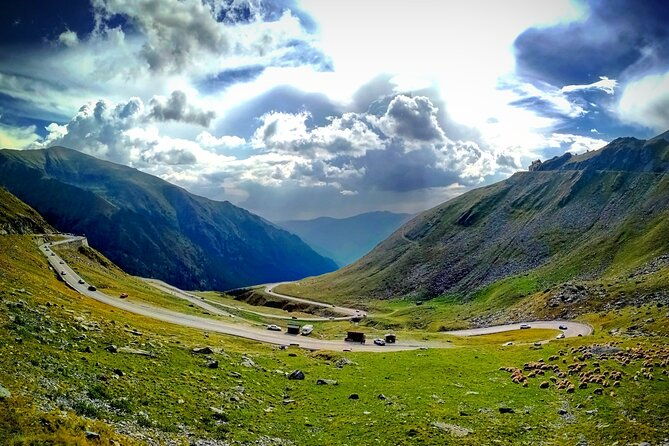 exclusive-tour-on-transfagarasan-balea-lake-balea-and-capra-waterfalls