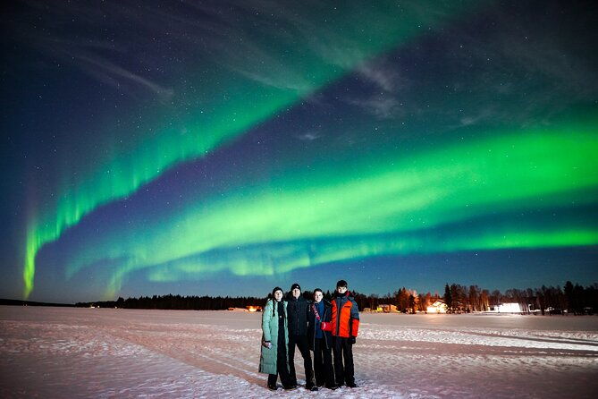 family-friendly-northern-lights-adventure-from-rovaniemi