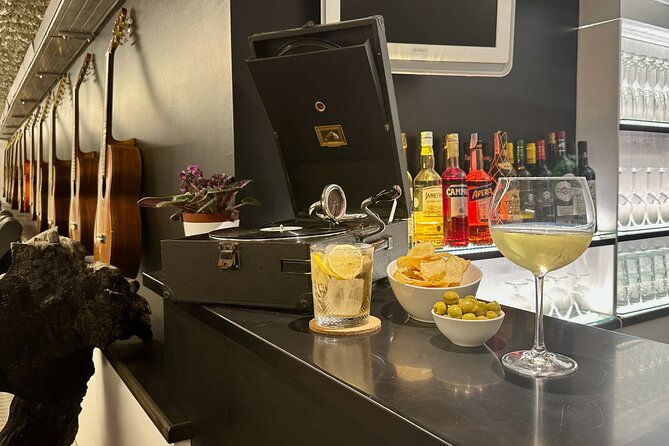 flamenco-casa-sors-guitar-museum-with-optional-dinnercocktail