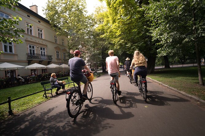 full-bike-tour-the-old-town-jewish-qtr-the-ghetto-new-bikes