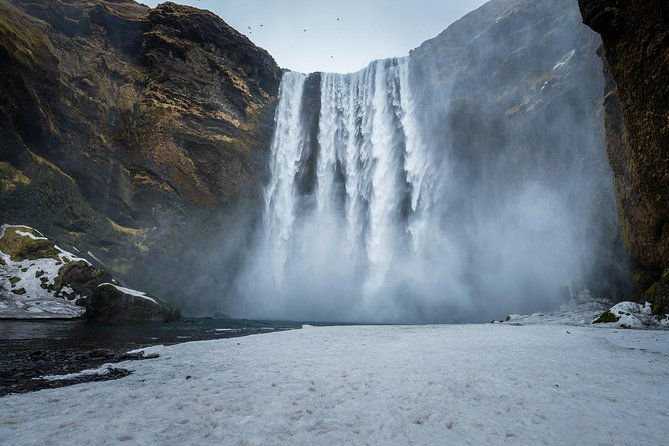 glacier-lagoon-and-diamond-beach-guided-day-trip-from-reykjavik
