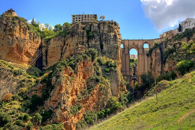 granada-private-transfer-to-seville-with-a-visit-to-ronda