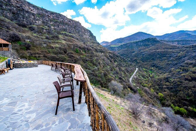 group-tour-haghpat-zarni-parni-caves-akhtala-aramyants-castle-sanahin