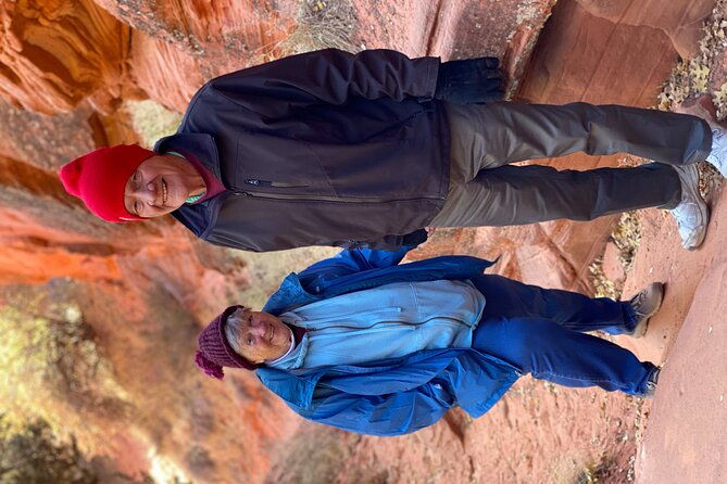 guided-hike-through-peek-a-boo-slot-canyon-small-group
