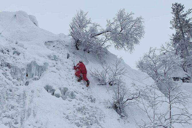 guided-ice-climbing-activity-in-pyha