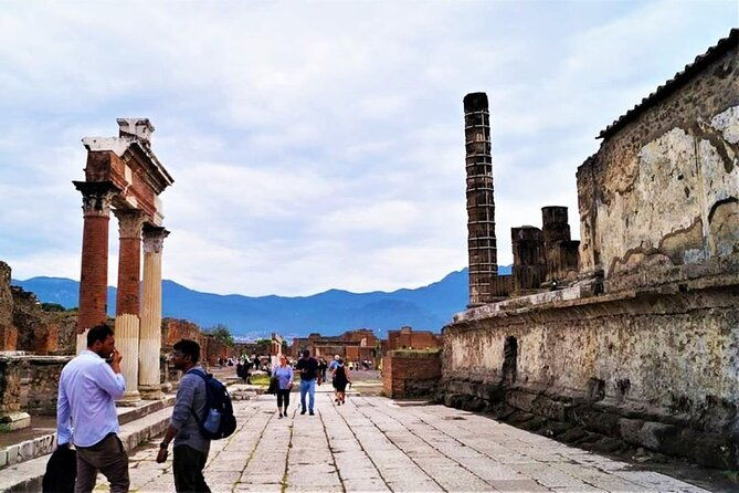 guided-private-tour-in-pompeii