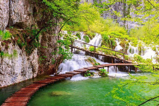 guided-transfer-from-split-to-zagreb-with-plitvice-lakes-stop