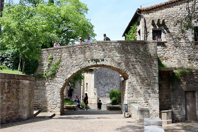 guided-walking-tour-in-girona
