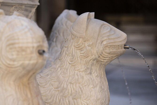 guided-walking-tour-of-the-alhambra-in-granada