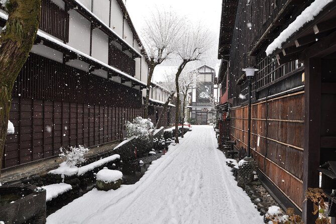 gujo-hida-takayama-and-shirakawa-go-day-tour-from-nagoya