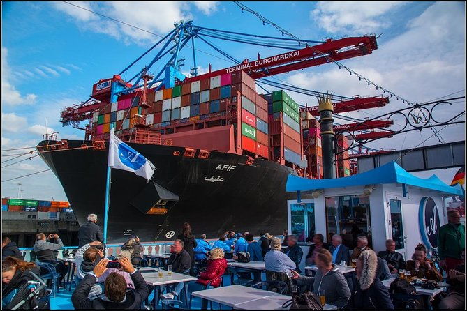 harbor-cruise-on-the-beautiful-elbe